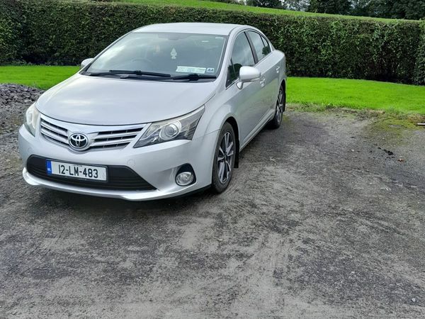 Toyota Avensis Saloon, Diesel, 2012, Silver
