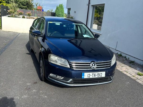 Volkswagen Passat Saloon, Diesel, 2012, Blue
