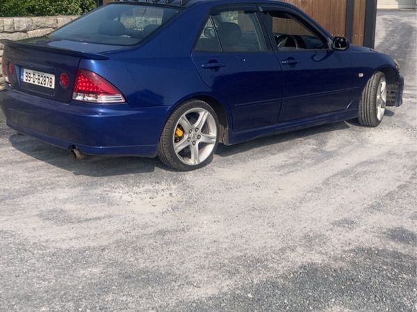 Lexus IS Saloon, Petrol, 1999, Blue