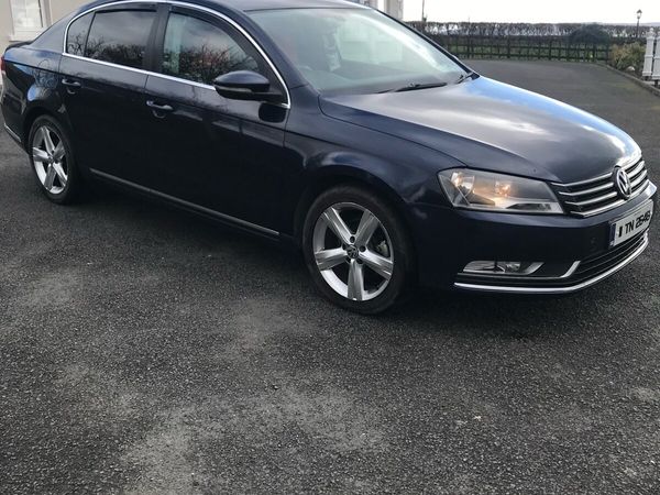 Volkswagen Passat Saloon, Diesel, 2011, Blue