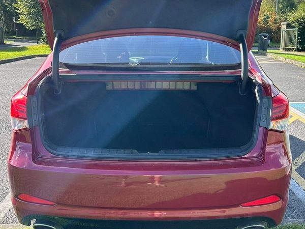 Hyundai i40 Saloon, Diesel, 2017, Red