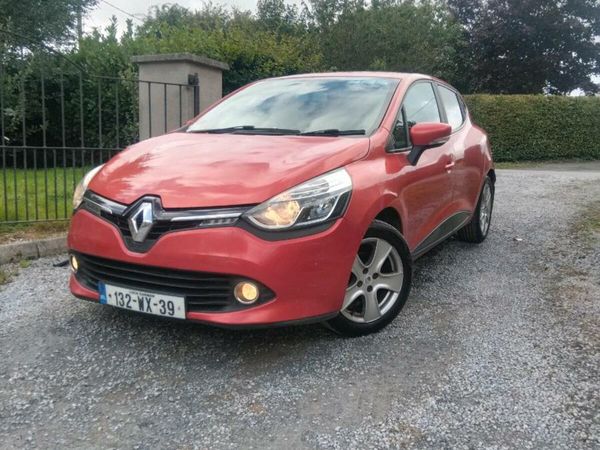 Renault Clio Hatchback, Diesel, 2013, Red