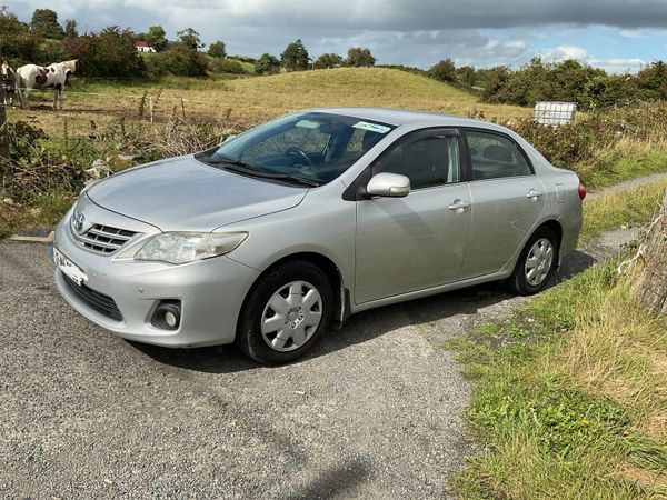 Toyota Corolla Saloon, Diesel, 2012, Silver