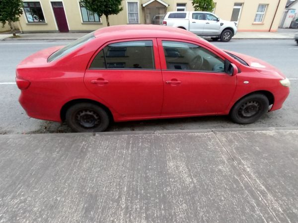 Toyota Corolla Saloon, Petrol, 2008, Red