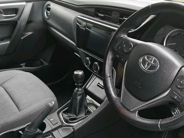 Toyota Corolla Saloon, Diesel, 2016, Grey
