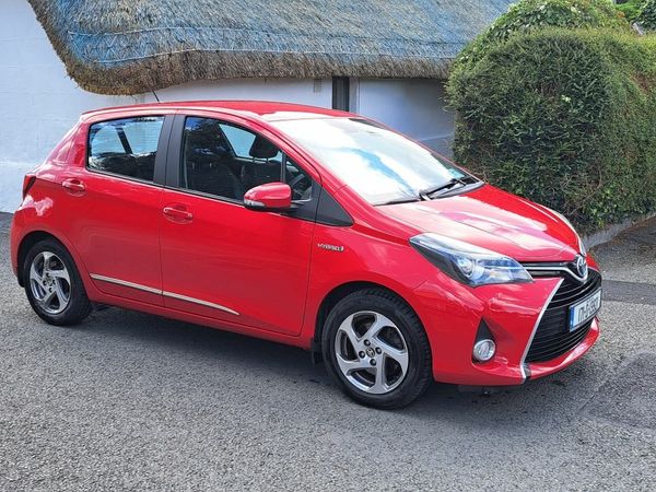 Toyota Yaris Hatchback, Petrol Hybrid, 2017, Red