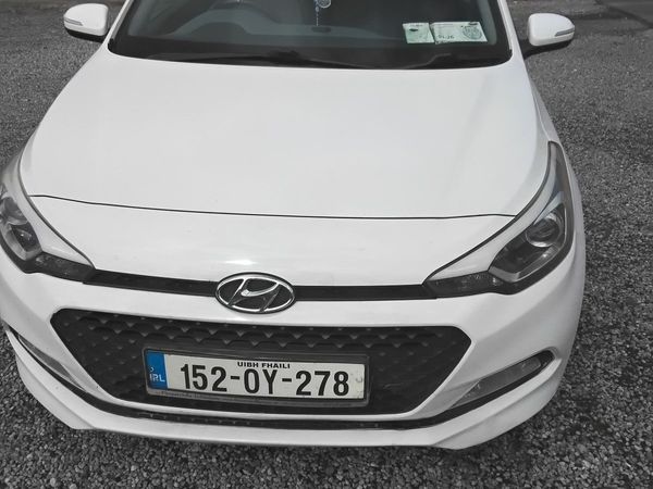 Hyundai i20 Hatchback, Diesel, 2015, White