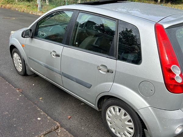 Ford Fiesta Hatchback, Petrol, 2007, Silver