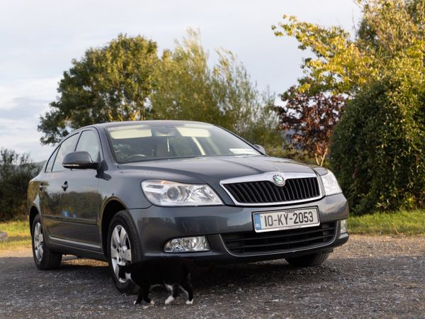 Skoda Octavia Hatchback, Diesel, 2010, Grey