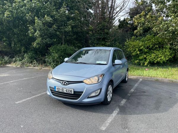 Hyundai i20 Hatchback, Petrol, 2013, Blue