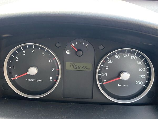 Hyundai Getz Hatchback, Petrol, 2007, Gold