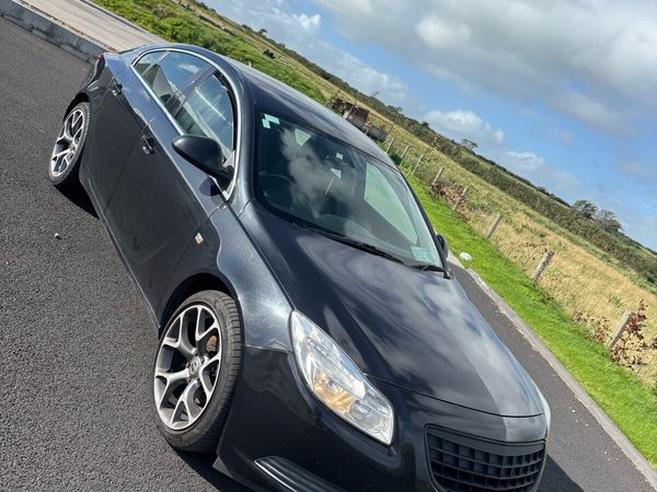 Vauxhall Insignia Hatchback, Diesel, 2012, Black
