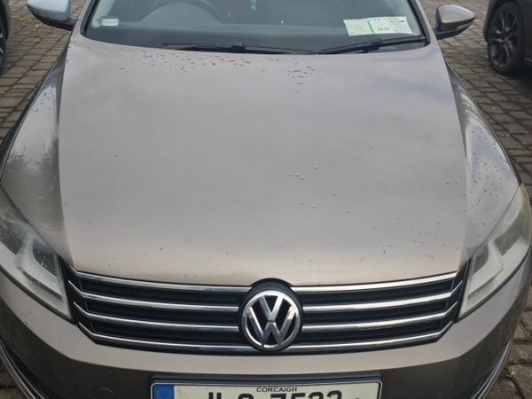 Volkswagen Passat Saloon, Diesel, 2011, Brown