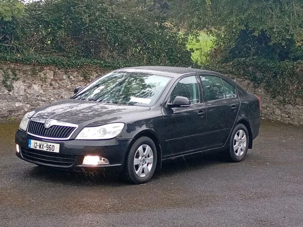 Skoda Octavia Saloon, Diesel, 2012, Black