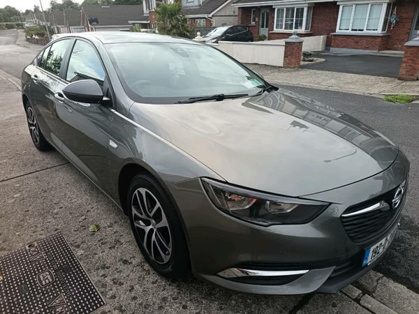 Opel Insignia Hatchback, Diesel, 2019, Grey