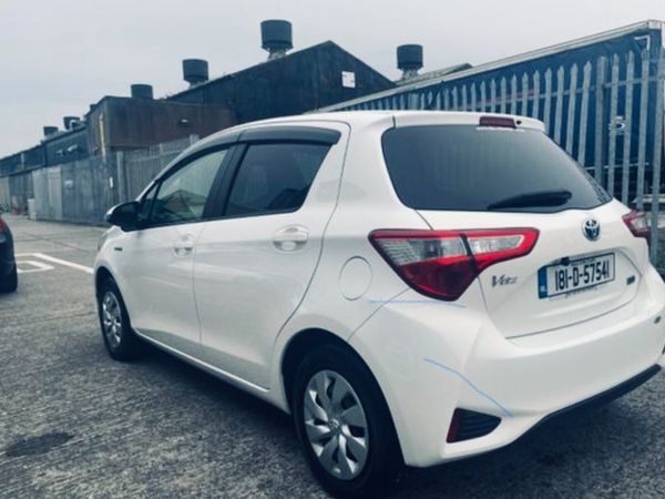 Toyota Vitz Hatchback, Petrol Hybrid, 2018, White