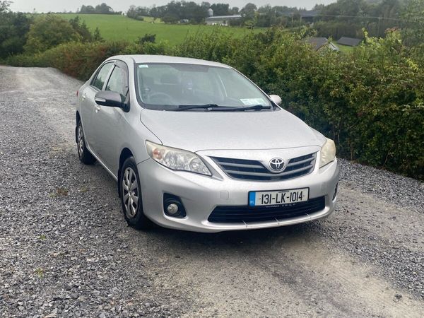 Toyota Corolla Saloon, Diesel, 2013, Silver