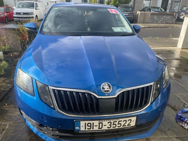 Skoda Octavia Saloon, Diesel, 2019, Blue