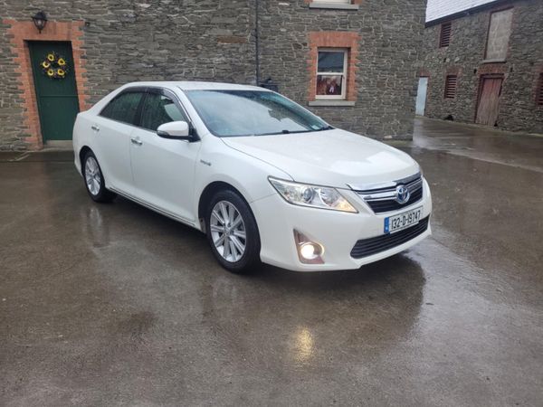 Toyota Camry Saloon, Petrol Hybrid, 2013, White