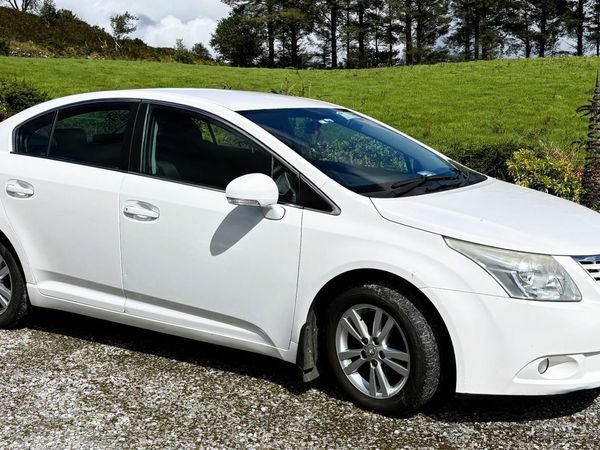 Toyota Avensis Saloon, Diesel, 2010, White