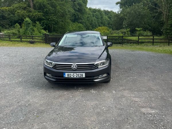 Volkswagen Passat Saloon, Diesel, 2018, Grey
