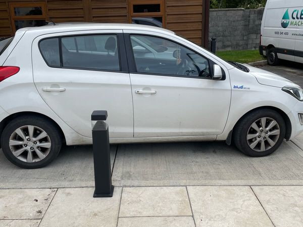 Hyundai i20 Hatchback, Petrol, 2013, White