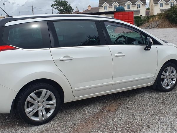 Peugeot 5008 MPV, Diesel, 2016, White