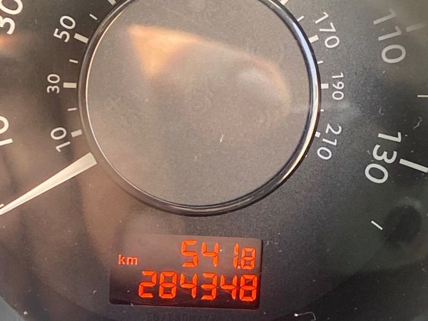 Peugeot 5008 MPV, Diesel, 2013, Black
