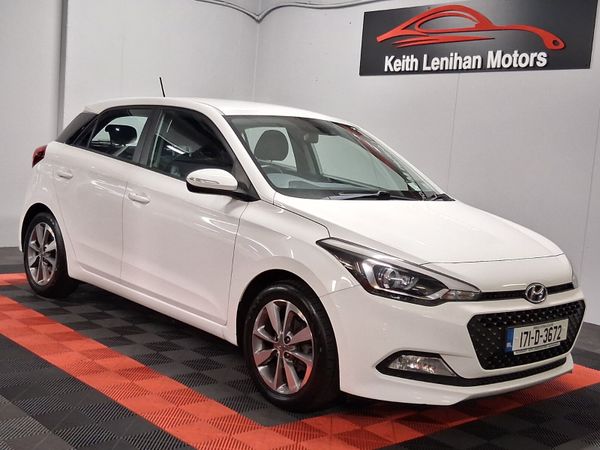 Hyundai i20 Hatchback, Petrol, 2017, White