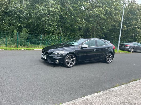 Volvo V40 Hatchback, Diesel, 2015, Black