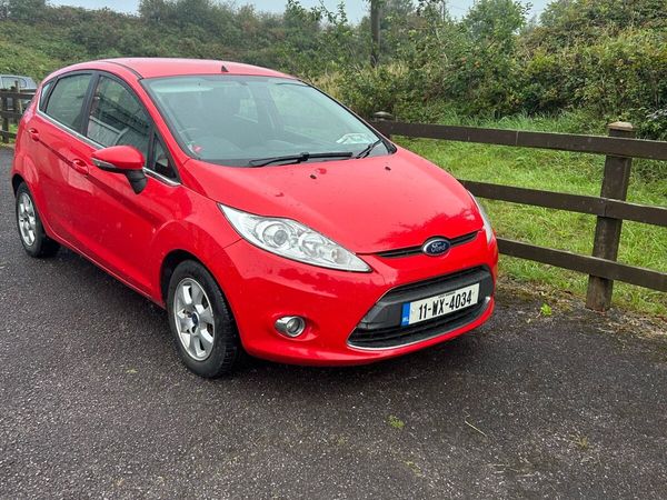 Ford Fiesta Hatchback, Diesel, 2011, Red