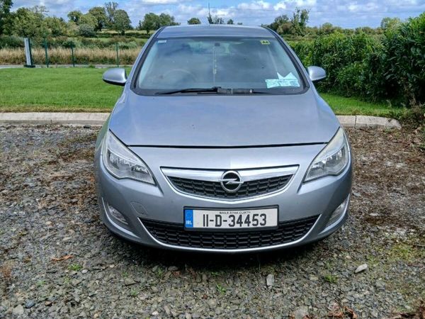 Opel Astra Hatchback, Diesel, 2011, Silver