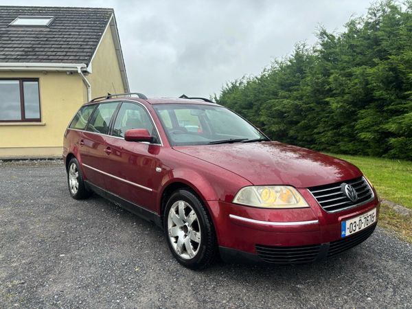 Volkswagen Passat Saloon, Diesel, 2003, Red