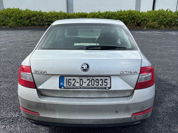 Skoda Octavia Saloon, Diesel, 2016, Grey
