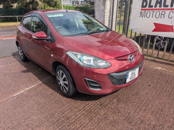 Mazda Demio MPV, Petrol, 2014, Red