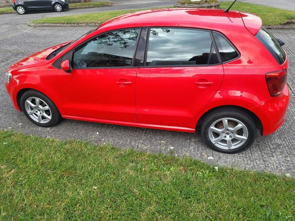 Volkswagen Polo Hatchback, Petrol, 2010, Red