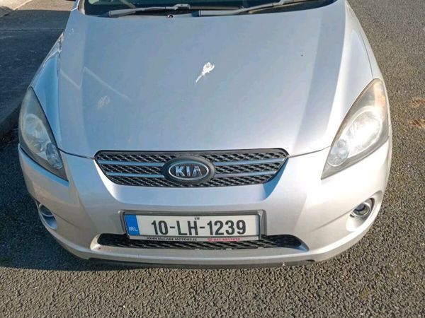 Kia Ceed Hatchback, Diesel, 2010, Silver