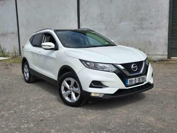 Nissan Qashqai MPV, Petrol, 2019, White