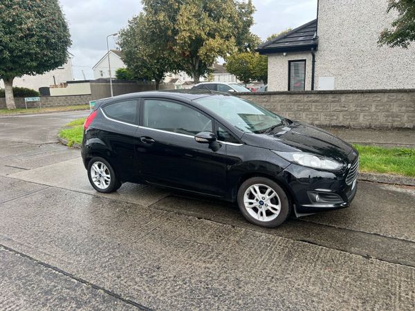 Ford Fiesta Hatchback, Diesel, 2017, Black