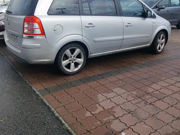 Vauxhall Zafira MPV, Petrol, 2013, Silver