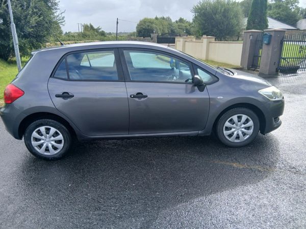 Toyota Auris Hatchback, Diesel, 2009, Grey