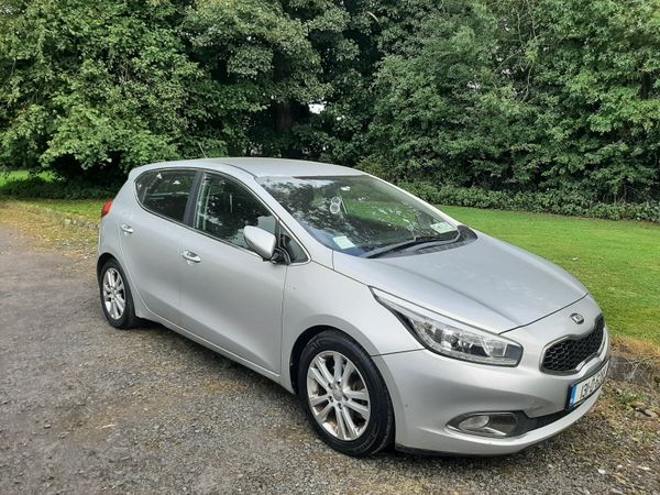 Kia Ceed Hatchback, Diesel, 2013, Silver