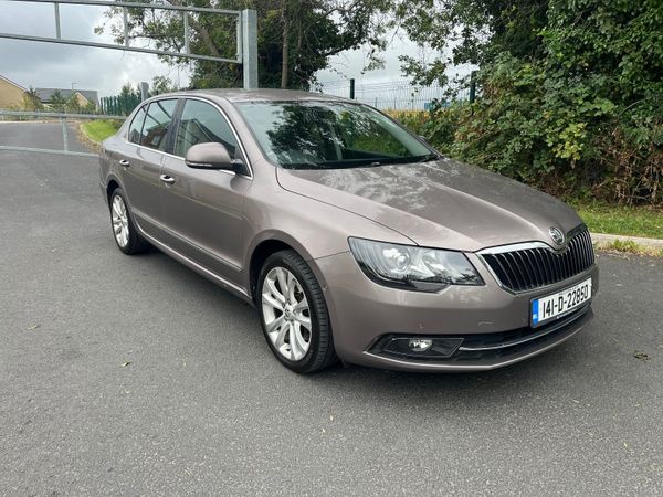 Skoda Superb Saloon, Diesel, 2014, Purple