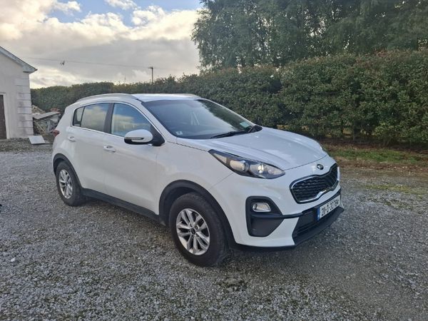 Kia Sportage SUV, Diesel Hybrid, 2021, White