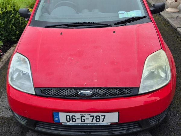 Ford Fiesta Hatchback, Petrol, 2006, Red