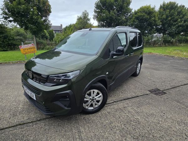 Peugeot Rifter MPV, Diesel, 2024, Green