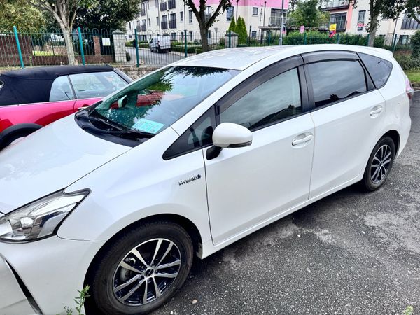 Toyota Prius MPV, Petrol Hybrid, 2016, White