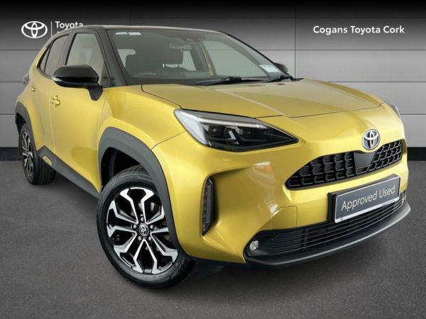 Toyota Yaris Hatchback, Petrol Hybrid, 2021, Yellow