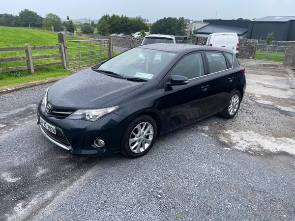 Toyota Auris Hatchback, Diesel, 2014, Grey