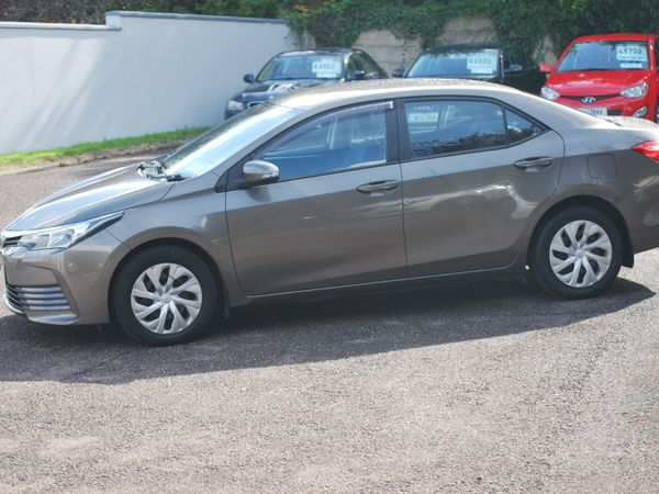 Toyota Corolla Saloon, Diesel, 2017, Grey